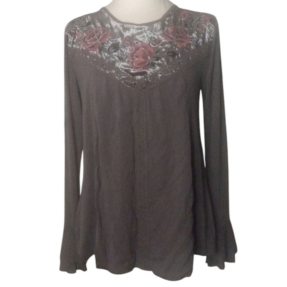Altar's State Gray Velvet Detail Flutter Long Sleeve Floral Blouse Size Small